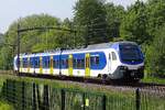 NS 2218 passeert Dordrecht-Bezuydendijk op 18 mei 2019.