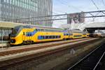 NS 8653 calls at Leiden Centraal on 18 March 2018.