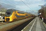 NS 9425 passes through Nijmegen-Dukenburg on 1 Februay 2022.