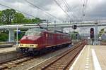 On 10 May 2019, Mp 3031 made an extra journey from the NSM Utrecht to and from Arnhem. Here, the Dutch postal EMU is seen leaving Arnhem for the back leap.