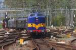 On 21 April 2024, RXP 1251 hauls a special train into Haarlem with an SSN train, including steamer at the other end.