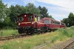 ZLSM's Köf 332-3 hauls an ex-DB Schienenbus into Simpelveld om 8 July 2017.