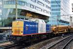 Kettinghor train with Volker Rail 203-2 stands at Arnhem on 9 October 2005.