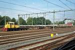 On 21 September 2016 Strukton 202 shunts an engineering train at Roosendaal for the benefit of works on the Zeeland tracks to Middelburg.