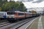 On the evening of 25 October 2015 LOCON 9904 hauls a special train through Dordrecht Centraal.