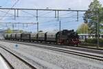 VSM's 64 415 hauls the Sundays steam engine into Apeldoorn on 21 April 2024.