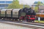 VSM's 64 415 hauls the Sundays steam engine into Apeldoorn on 21 April 202