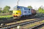 Almost British Rail in the 80s, but here is 301Db-143 shunting oil wagons at Kosztryn on 28 April 2018.