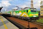 EU47-004 calls at Warszawa-Wschodnia on 2 May 2016 with the urban fast train to Radom.