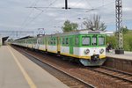 EN57-1801 departs from Warszawa Wschodnia on 1 May 2016.