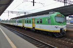 EN57SKM-1562 calls at Warszawa Wschodnia on 1 May 2016.
