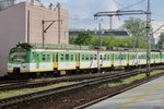 EN57AKM-1571 leaves Warszawa Wschodnia on 2 May 2016