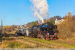 11.11.2021 | Dobra k. Limanowej - Ty42-107 left the station, going from Chabówka to Nowy Sącz.