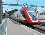 A SBB RABe 502 'Twindexx' is waiting his departur to Geneva Airport in the Lausanne Station. 

21. Mai 2025