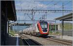 On the Lausanne - Biel/Bienne line, long-distance traffic is firmly in the hands of the SBB ICN RABDe 500. However, due to the construction-related closure of the Fribourg - Bern line, two additional train pairs per day are running from Neuchâte ...