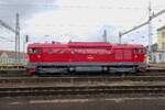 During a drizzly T478 3300 (ex 753 300) runs through Bratislava hl.st. on 25 June 2022.