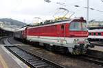 On a rainy 19 September 2017, Laminatka 240 046 quits Bratislava hl.st.