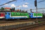 RTI 242 543 almost took your photographer by surprise at Bratislava hl.st. on 2 June 2015. After the split of Czecho-Slovakia from 1 January 1993, all electrics Class 242.2 ended up in Czechia. However, as Ceske Drahy bought more modern traction, many 242.2 became surplus from 2015 on and found their way to Slovakian private opeartors like RTI and LokoRail, that deploy these machines not only within Slovakia, but also intraffic to Hungary and Czechia. Bulgarian Railways BZD also bought thyis type in the 1970s. In recent years, these Class 044 start to become surplus and find their way (back) into Slovak private ranks.