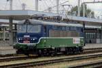 Slovak private 242s might find themselves back deep into Hungary as is evident on Express Group 242 251 (another ex-CD machine) passing solo through Budapest-Kelenf�ld on 11 September 2018. 