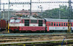 ZSSK 350 001 leaves Breclav on a rainy 28 May 2008 with a Prague-bound EuroCity.