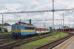 On 27 August 2021 retro liveried 362 020 calls at Bratislava hl.st. with a stopping train from Galanta and Nové Zamký.