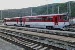 ZSSK 812 057 stands in Margecany on the evening of 22 June 2022.