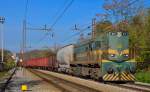 Diesel loc 644-018 is hauling freight train through Maribor-Tabor on the way to Tezno yard. /30.10.2012