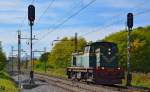 Diesel loc 643-032 is running through Maribor-Tabor on the way to Maribor station. /20.10.2012