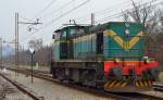 Diesel loc 643-032 is running through Maribor-Tabor on the way to Studenci station. /4.4.2013