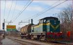 Diesel loc 643-042 with one tank in tow, run through Maribor-Tabor on the way to Maribor station.