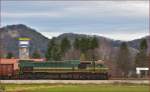 Diesel loc 664-113 pull freight train through Limbuš on the way to Tezno yard.