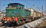 Diesel loc 642-185 pull freight train through Maribor-Tabor on the way to Tezno yard. /20.2.2015