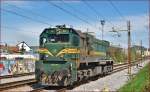 Diesel loc 664-108 run through Maribor-Tabor on the way to Studenci station. /16.4.2015