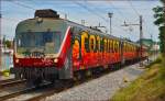 Multiple units 813-129 run through Maribor-Tabor on the way to Ormož.