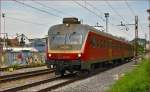 Multiple units 814-109 run through Maribor-Tabor on the way to Ormož. /19.8.2014