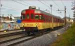 Multiple units 814-046 run through Maribor-Tabor on the way to Ormož.