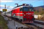 Electric loc 342-001 is hauling EC158 'Croatia' through Maribor-Tabor on the way to Vienna. /25.11.2013