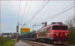Electric loc 363-008 pull freight train through Maribor-Tabor on the way to the north.