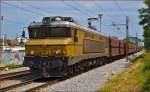 Electric loc 363-005 pull freight train through Maribor-Tabor on the way to Koper port.