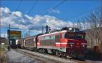 Electric loc 363-032 pull freight train through Maribor-Tabor on the way to the north.