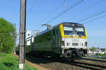 NMBS 1912 (HLE18-19) with a passenger train to Berchem-Antwerpen.
28-04-2025
