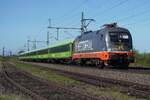 Hector Rail 242.504 traina un servizio FLIX attraverso Diepholz il 23 aprile 2026.