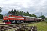 SJ quasi museum loco 1290 hauls an extra train into the -sadly now (until 2021) closed- Railway Museum at Gävle.