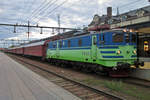 TGOJ 403 stands with an extra train in Gävle on the evening of 12 September 2015. In the weekend of 12/13 September 2015, SJ celebrated 100 years of electric traction in Sweden.