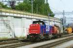 Am 843 081 with a rather shurt tank train at Spiez on 13 May 2010.