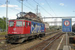 On 14 September 2011 SBB 610 463 speeds through Pratteln.