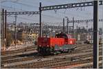 The Aem 940 017 is in diesel mode in Renens VD, so the pantograph is also lowered.