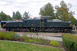 To improve your garden, put an old electric loco in it! Garden scenery at the railway museum of Gävle with 14305 on 12 September 2015.