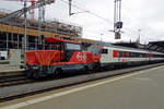 On 2 January 2020 SBB 922 018 shunts EW-IV stock at Zürich HB.