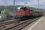SBB 16388 hauls two older SBB coaches into Olten station on 21 May 2022.